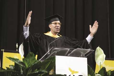 Over 2,000 turn tassels at HCC graduation
