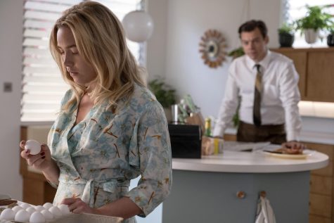 Film Review - Don't Worry Darling Image ID : 22259690933672 This image released by Warner Bros. Entertainment shows Florence Pugh, left, and Harry Styles in a scene from "Don't Worry Darling." (Warner Bros. Entertainment via AP)